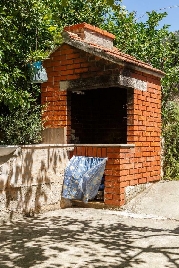 Comeissa Komiza Exterior photo
